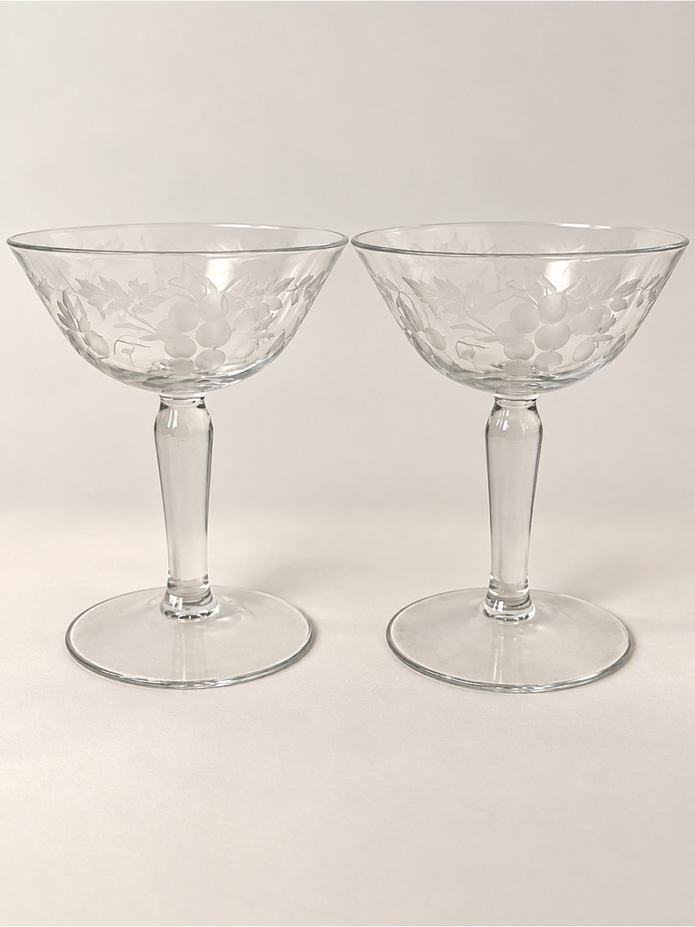 Set of 2 Etched Grape Vine Glass Dessert Coupes